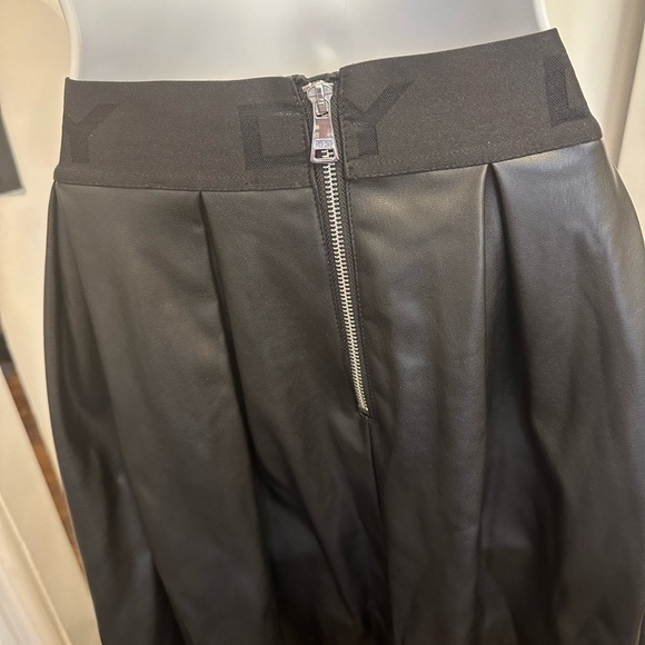 DKNY Faux Leather Pleated MIDI Skirt New without Tags - Picture 5 of 6